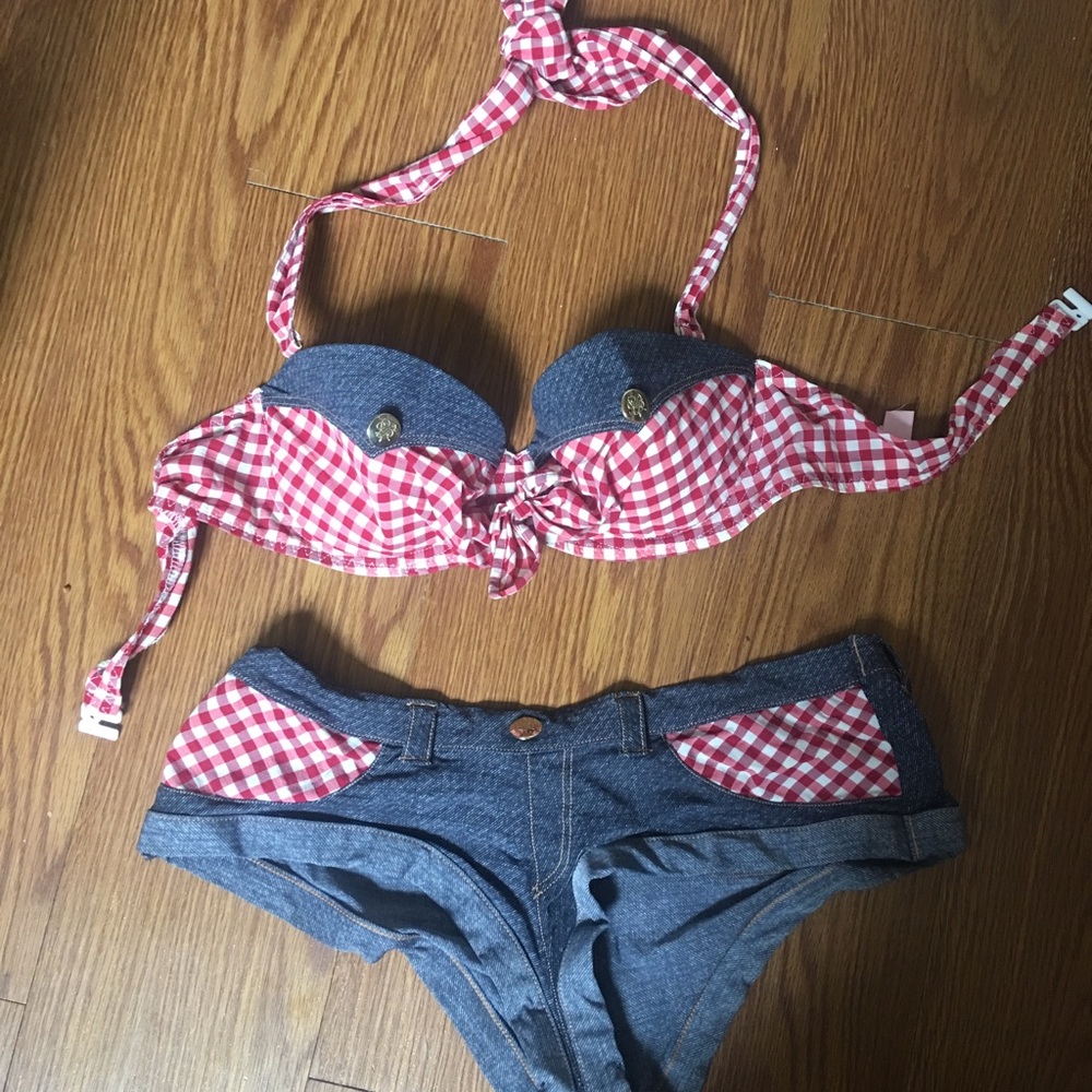 Swimming suit